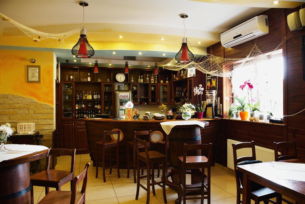 Hotel Marina Nielisz ภายนอก รูปภาพ