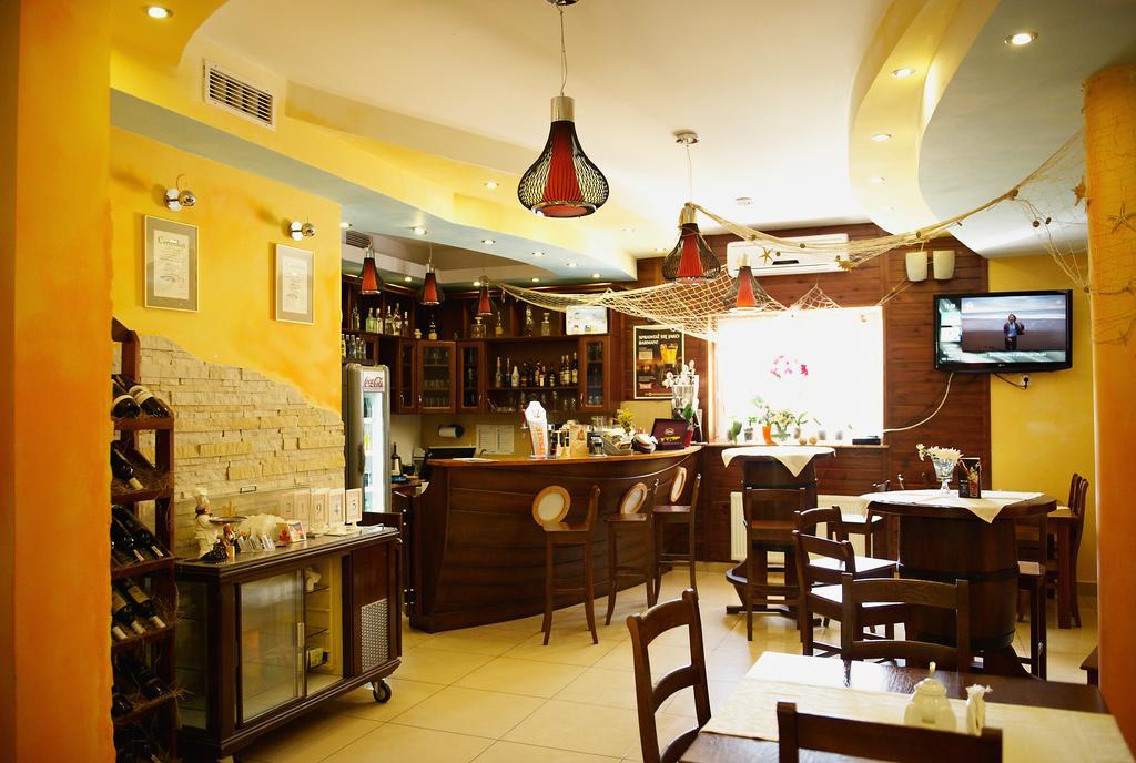 Hotel Marina Nielisz ภายนอก รูปภาพ