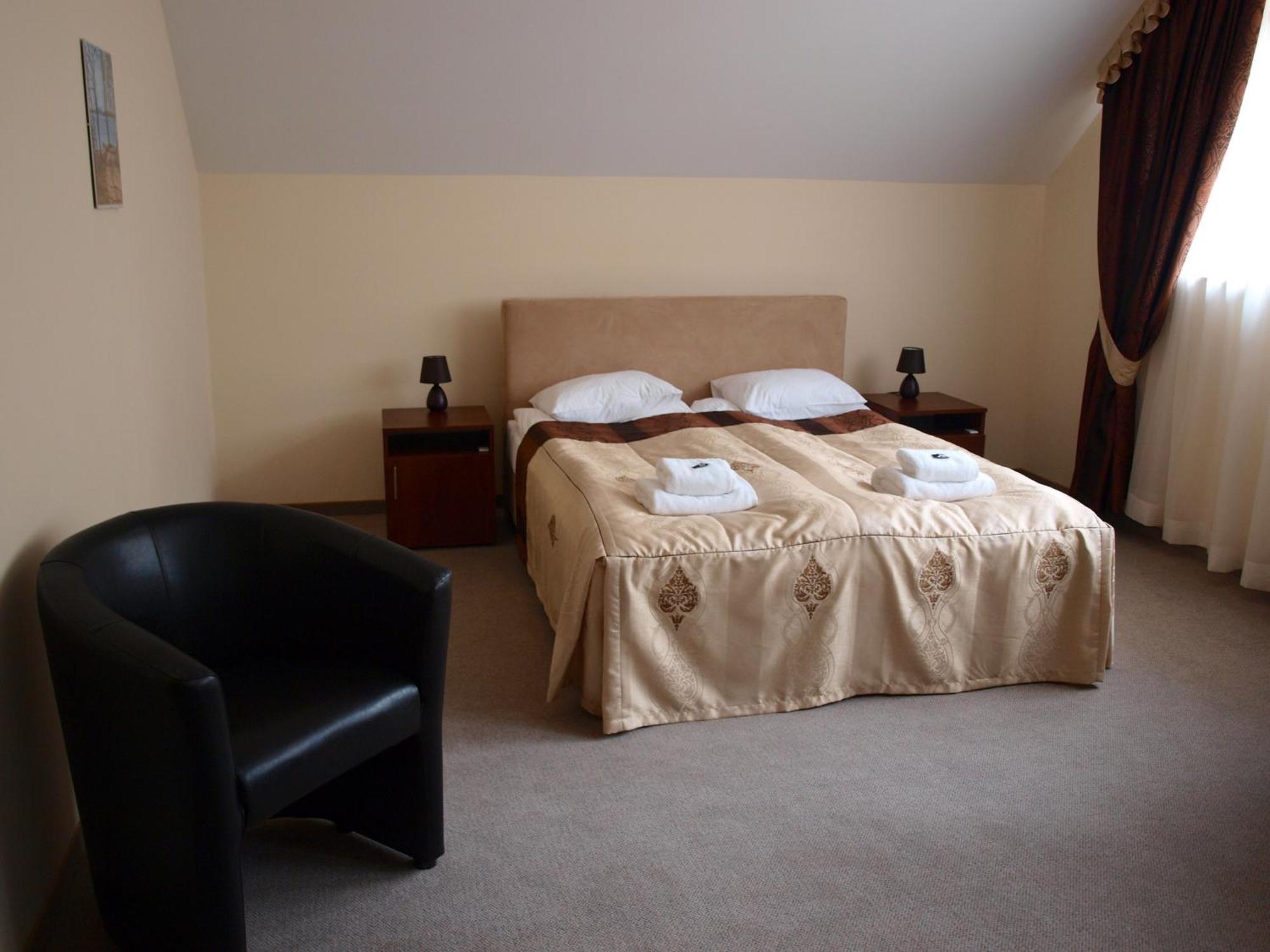 Hotel Marina Nielisz ภายนอก รูปภาพ