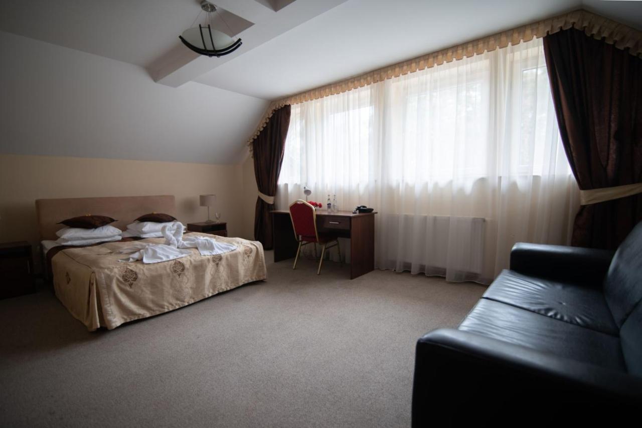Hotel Marina Nielisz ภายนอก รูปภาพ